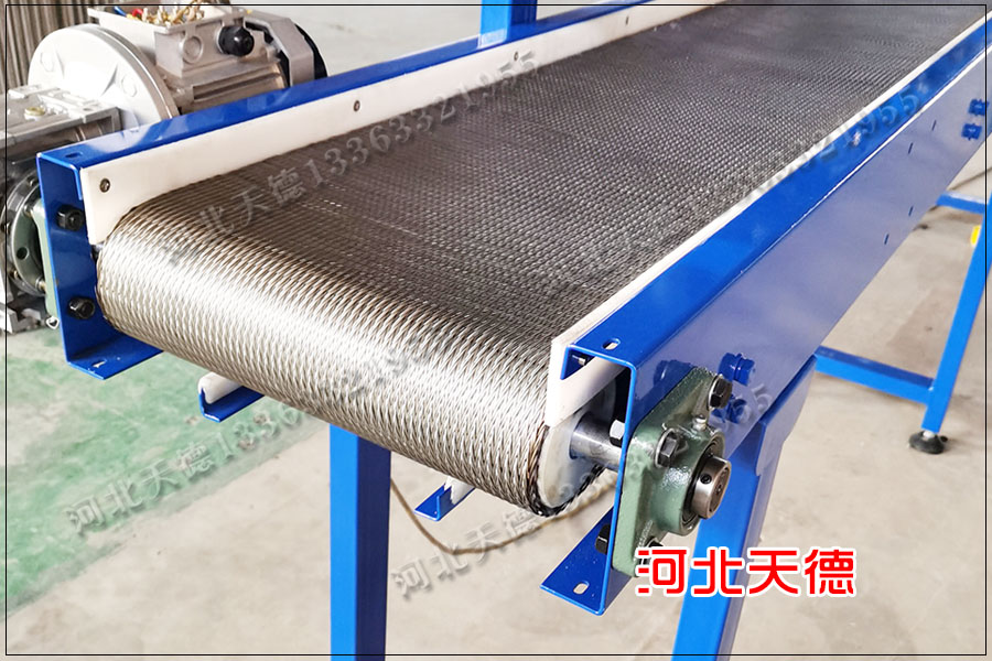 網(wǎng)帶輸送機